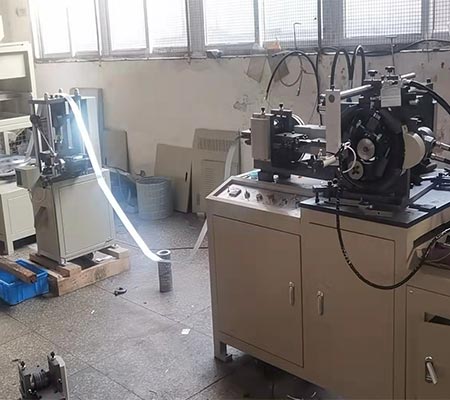 Full-auto Spiral Center Tube Making Machine